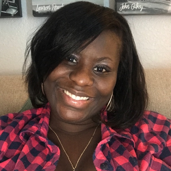 Profile Picture of Tinesha Cherry (@cherrylove89) on Poshmark