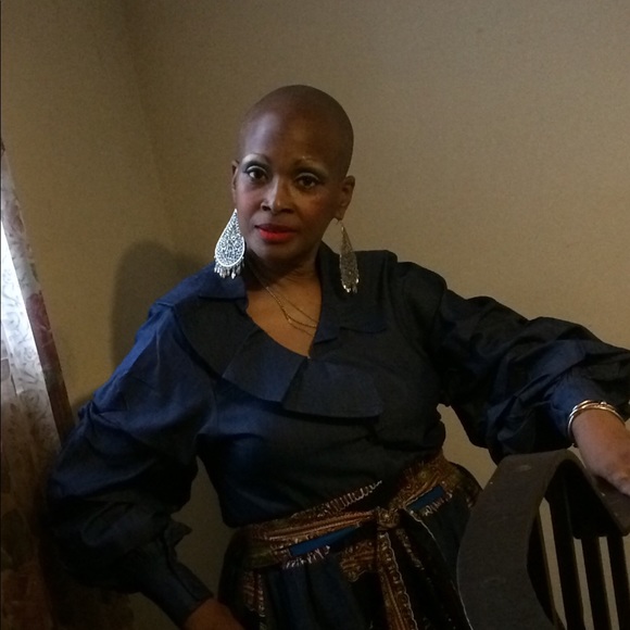 Profile Picture of Nicole Almansouri (@nicole1962) on Poshmark