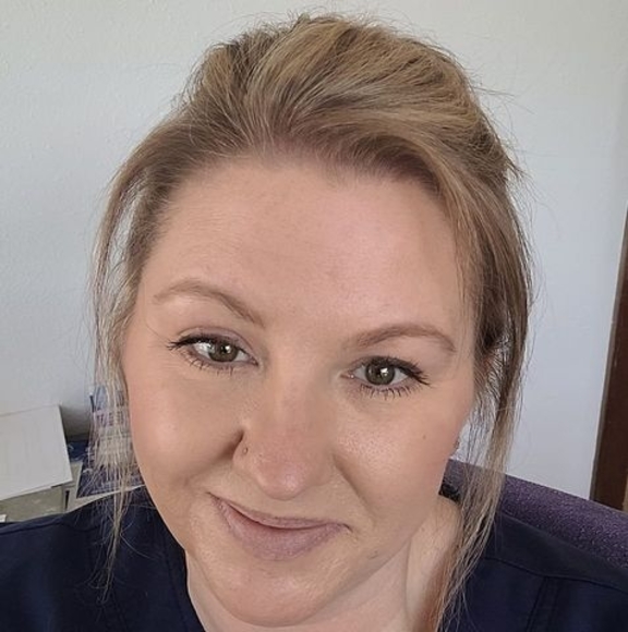 Profile Picture of Shanna Poppen (@shannapoppen) on Poshmark