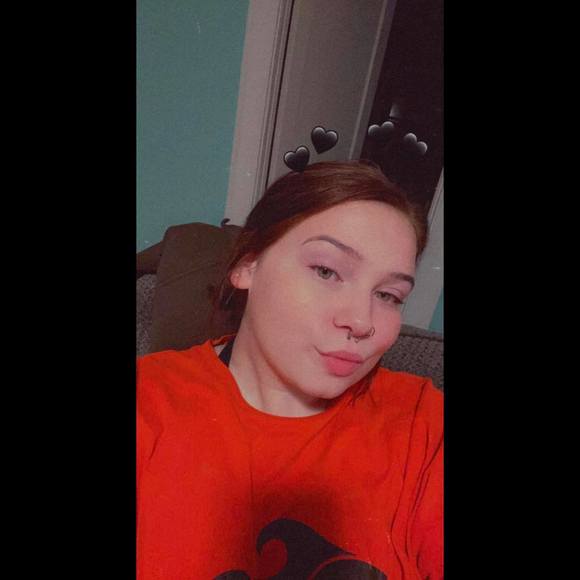 Profile Picture of Kayla Shockley (@kmskms1999) on Poshmark
