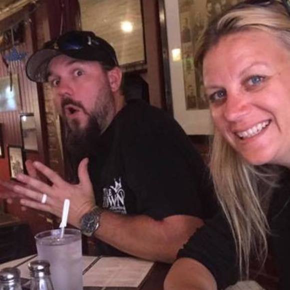 Profile Picture of Tim Hartnett (@tim_hartnett) on Poshmark