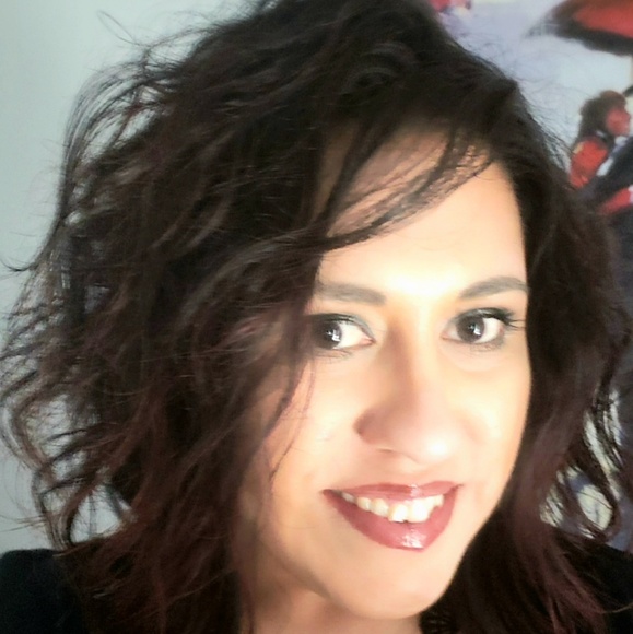 Celestina Bolger - Poshmark Profile Picture of Celestina Bolger (@cmbolger) on Poshmark