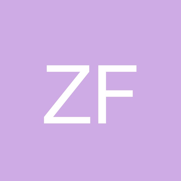 Profile Photo of Zoe Forehand (@zoe_forehand) on Poshmark