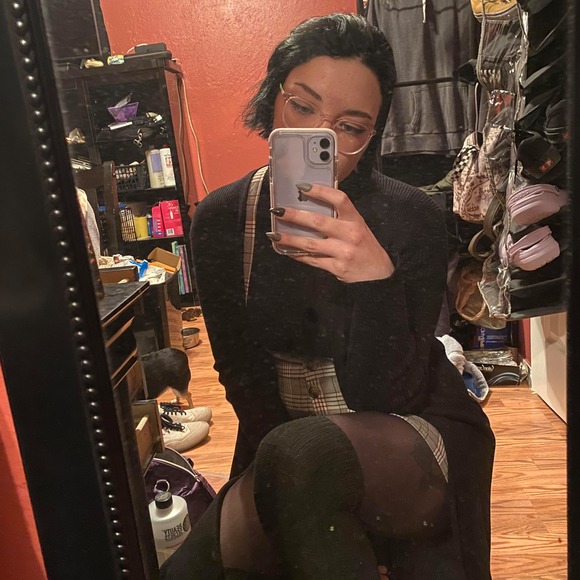 Profile Picture of Tiffany Ellis (@tiffanychey97) on Poshmark