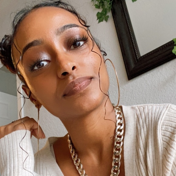 Profile Picture of Selam Tesfamariam (@selamtesfa12) on Poshmark