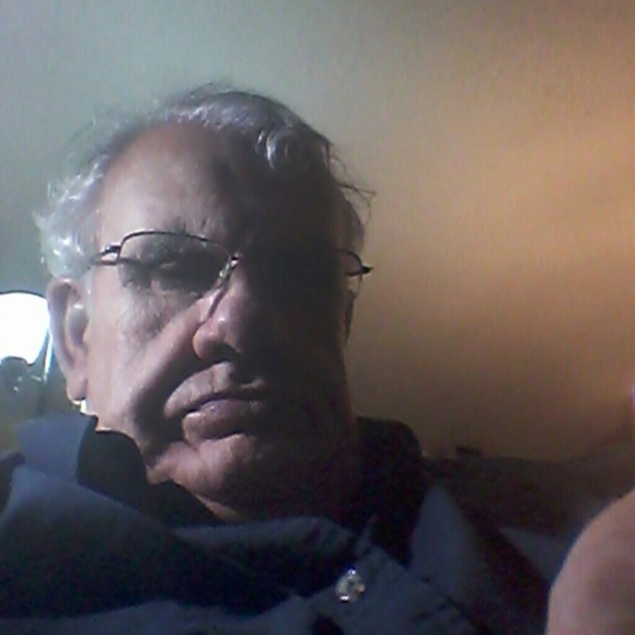 John Debates - Poshmark Profile Picture of John Debates (@debates) on Poshmark