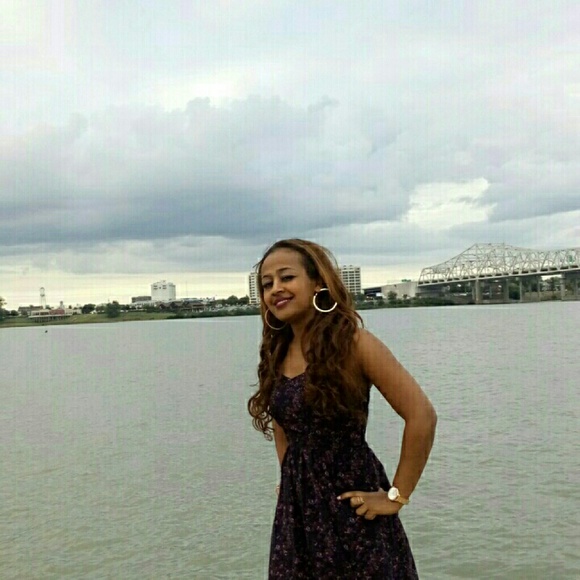 Profile Picture of Bezawit Kasa (@bezawitsisay) on Poshmark