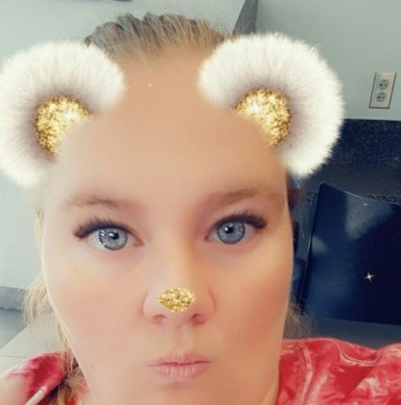 Profile Picture of Dawn Fields (@df1990) on Poshmark