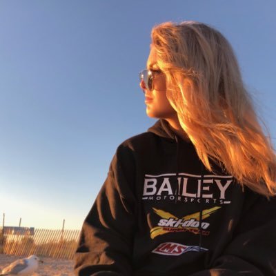 Profile Picture of Jenna Lorente (@jennalorentee) on Twitter