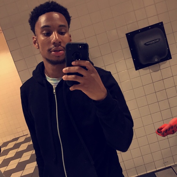 Profile Picture of Eric Coleman (@ewc1996) on Poshmark