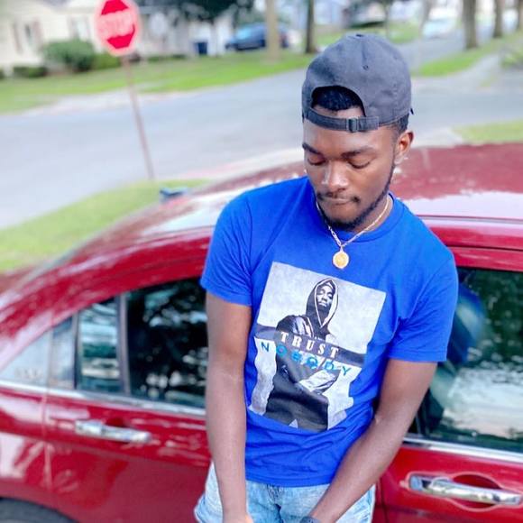 Profile Picture of Chris Toms (@crash667) on Poshmark