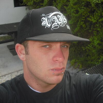 Profile Picture of Zachary Reeves (@zrluvsac85) on Twitter