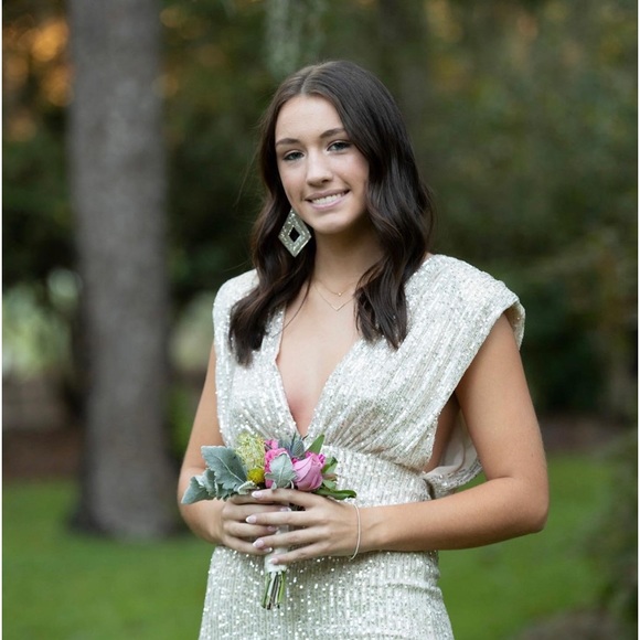 Profile Picture of Lanie Roberts (@lanieroberts_) on Poshmark