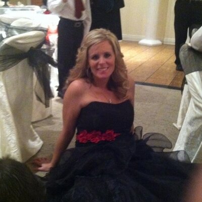 Profile Picture of Amanda Robison (@RobisonAmanda) on Twitter