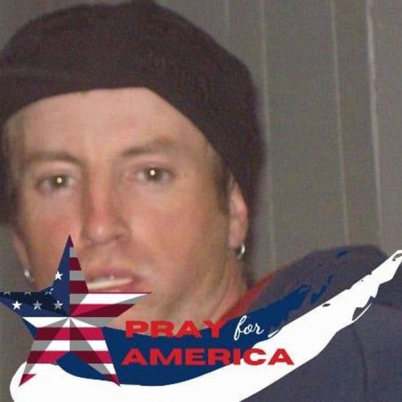 Profile Picture of Ronnie Vanhoy (@verybig27) on Poshmark