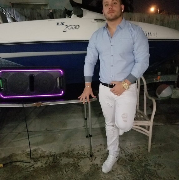 Profile Picture of Luis Dorta (@luis2898) on Poshmark