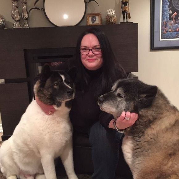 Profile Picture of Danielle Desjarlais (@d_desjarlais) on Poshmark