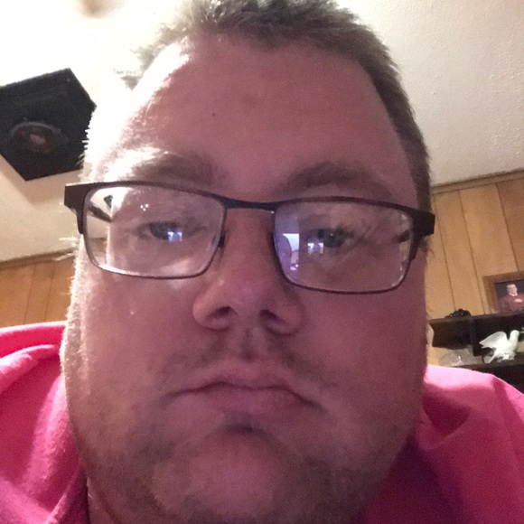 Profile Picture of Trevor Holt (@trevor_holt) on Poshmark