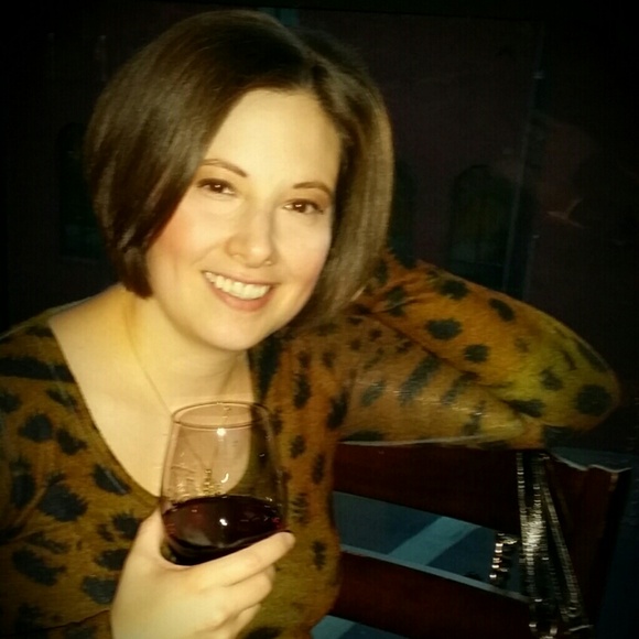 Profile Picture of Kimberly Schwarzberg (@kimmycakes101) on Poshmark