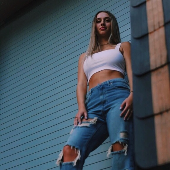 Kristin Borovicka - Poshmark Profile Picture of Kristin Borovicka (@kborovicka32) on Poshmark