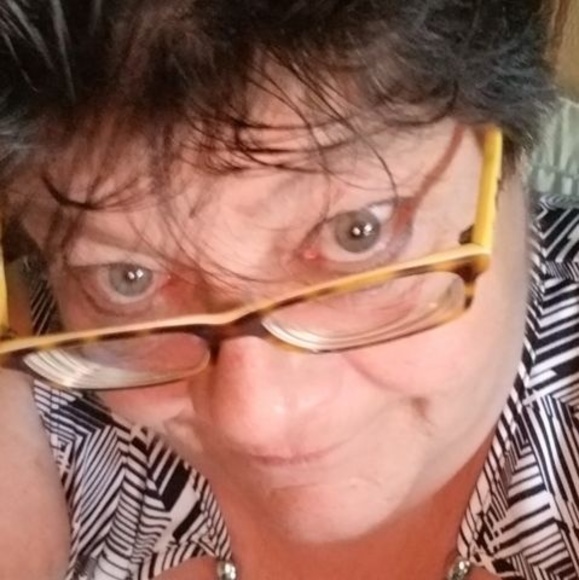 Profile Picture of Stephanie Boyer (@steph62459) on Poshmark