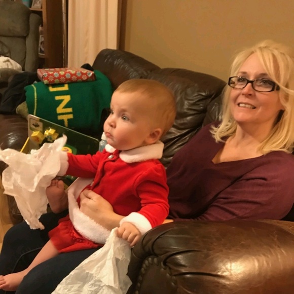 Profile Picture of Shelley Gillim (@sdgillim) on Poshmark