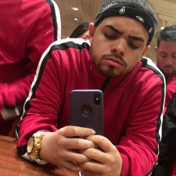 Profile Picture of Carlos javier Utrera (@carlos121914) on Poshmark