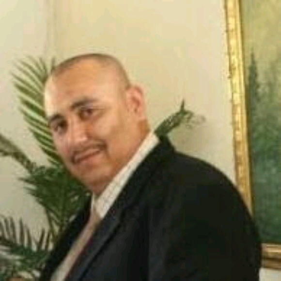 Profile Picture of Tulio Rodriguez (@tuliorodriguez) on Poshmark