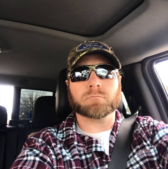 Profile Picture of Jeremy Nugent (@jeremynugent) on Poshmark
