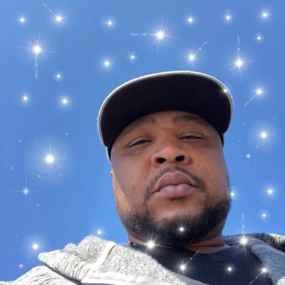 James Gray - Poshmark Profile Picture of James Gray (@uzzlejames) on Poshmark