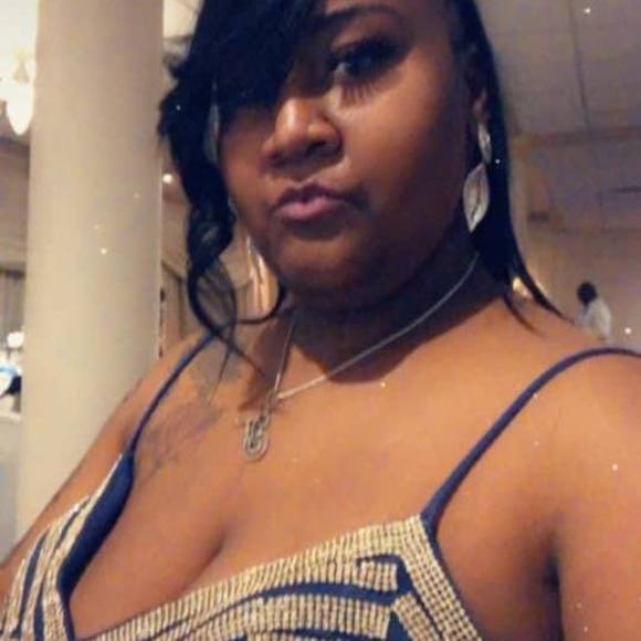 Profile Picture of Delancey Marie (@delanceymarie) on Poshmark