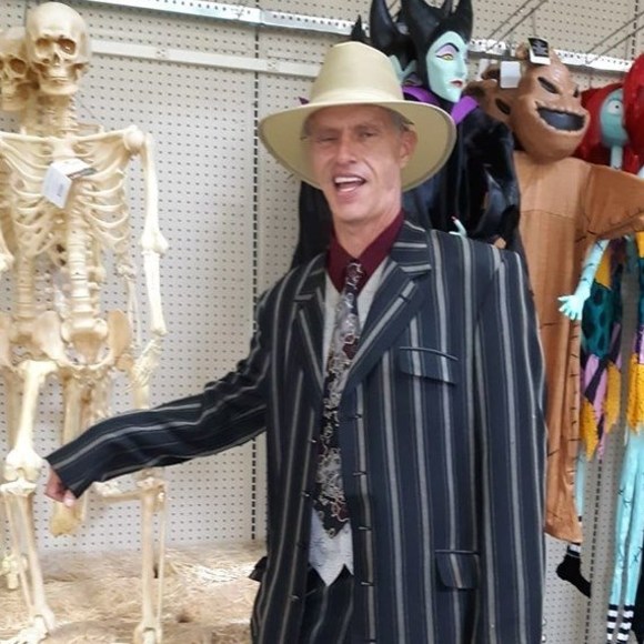 Profile Picture of Timothy Luter (@trluter) on Poshmark