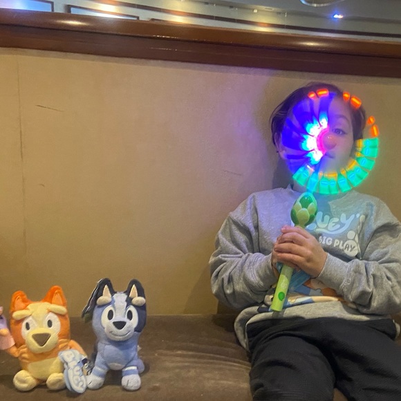 Profile Picture of Stephanie Thomas (@luckysteph11) on Poshmark