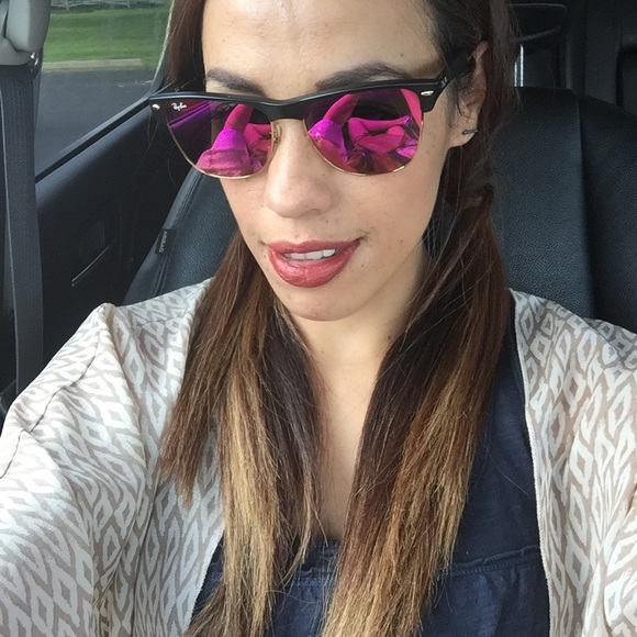 Profile Picture of Veronica Cervantes (@veroqq) on Poshmark