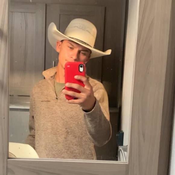 Profile Picture of Jacob Cruse (@jacobcruse) on Poshmark