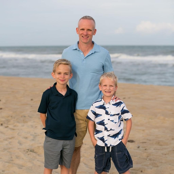 Profile Picture of Kyd Burdette (@kydburdette) on Poshmark