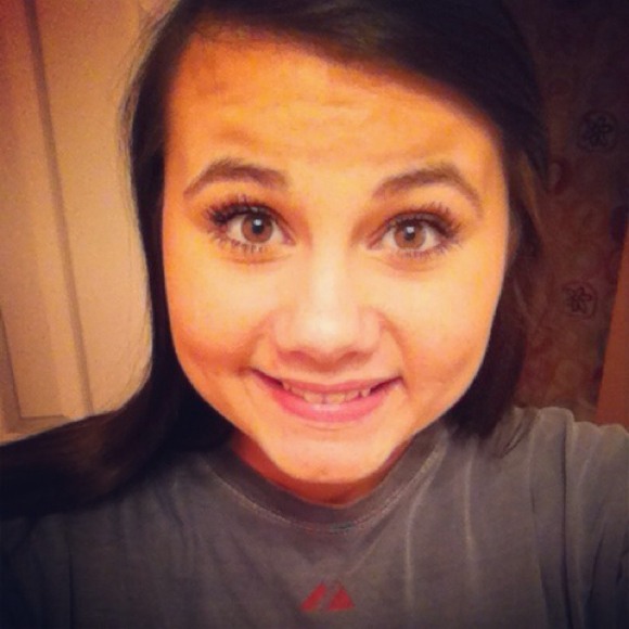 Profile Picture of Vanessa Burns (@vanessaburns) on Poshmark