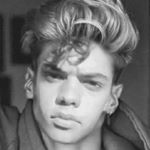 Profile Picture of ❤ H 💚 A 💙 U 💜 S 🖤 (@ramin._rv) on Instagram