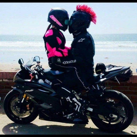 Profile Picture of M Fierro (@mmendivil28) on Poshmark