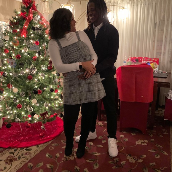 Profile Picture of Carly Pierce (@candygirl0000) on Poshmark