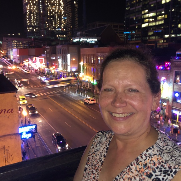 Profile Picture of Elizabeth Lodzinski (@ejlodzinski) on Poshmark