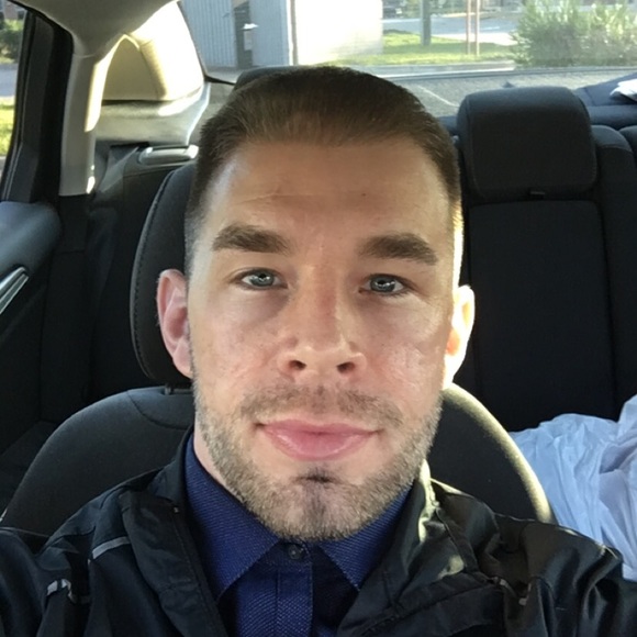 Profile Picture of Stefan Davis (@stefandavis) on Poshmark