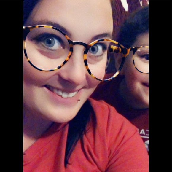 Profile Picture of Kellie Nix (@kellien08) on Poshmark