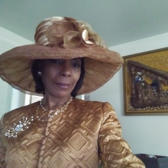 Michelee Boykins - Poshmark Profile Picture of Michelee Boykins (@michelee_b) on Poshmark