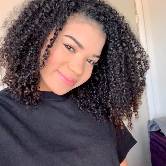 Profile Picture of Brianna Valiente (@briannaval897) on Poshmark