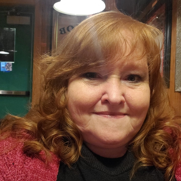 Profile Picture of Denise Fafalios (@sweetdee127) on Poshmark