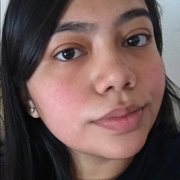 Profile Picture of Yaritza Chavez (@chavezyari97) on Poshmark