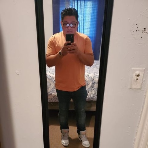 Profile Picture of Fernando Jacobo (@fernando_jacobo) on Poshmark