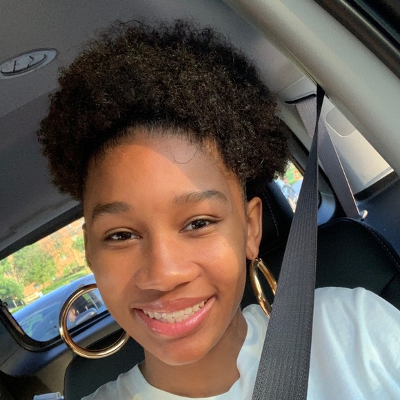 Profile Picture of Kimorah Cribbs (@beautyaphrodite) on Poshmark