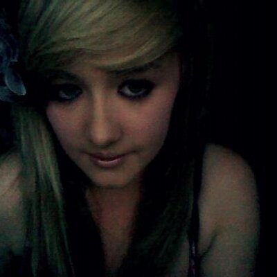 Profile Picture of Amber Burgess (@amberbieber96) on Twitter